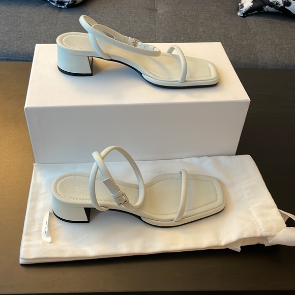 The Row Kate Sandal Low Heel - Picture 3 of 5